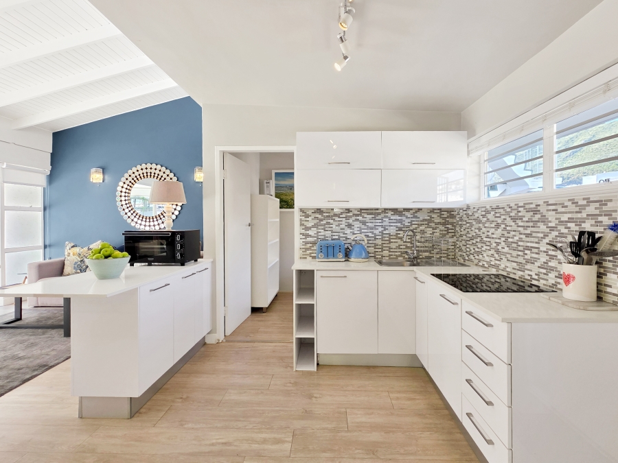 2 Bedroom Property for Sale in Sea Point Western Cape